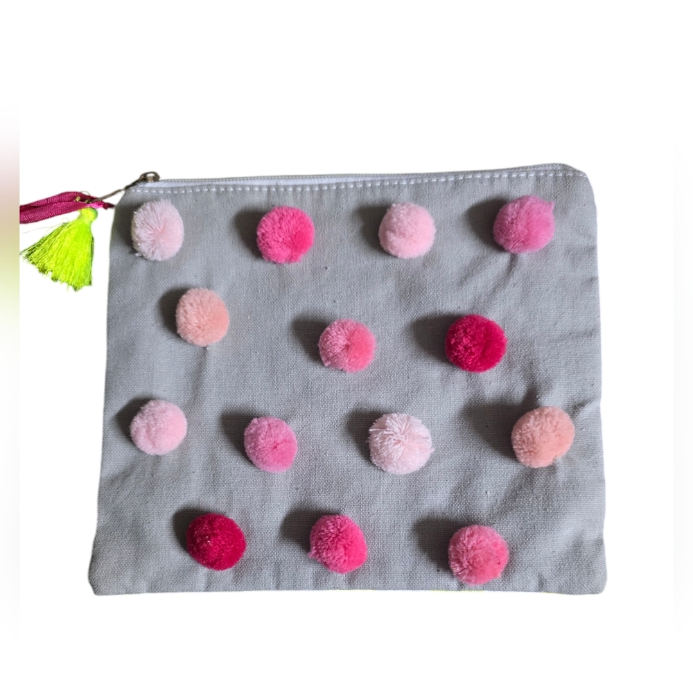 🥳 3/$30 NWOT Taylor Elliott Pink Pom Pom Pouch